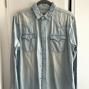 Levi’s Button Up light denim shirt